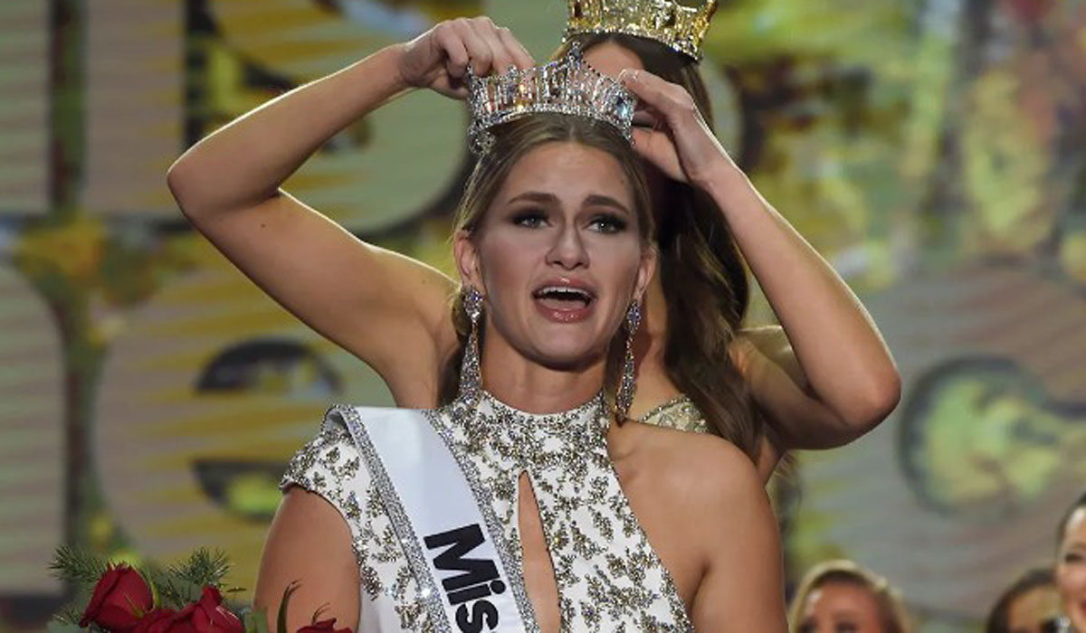 Miss America 2023 Winner, Photos, Pageant time Smartphone Model