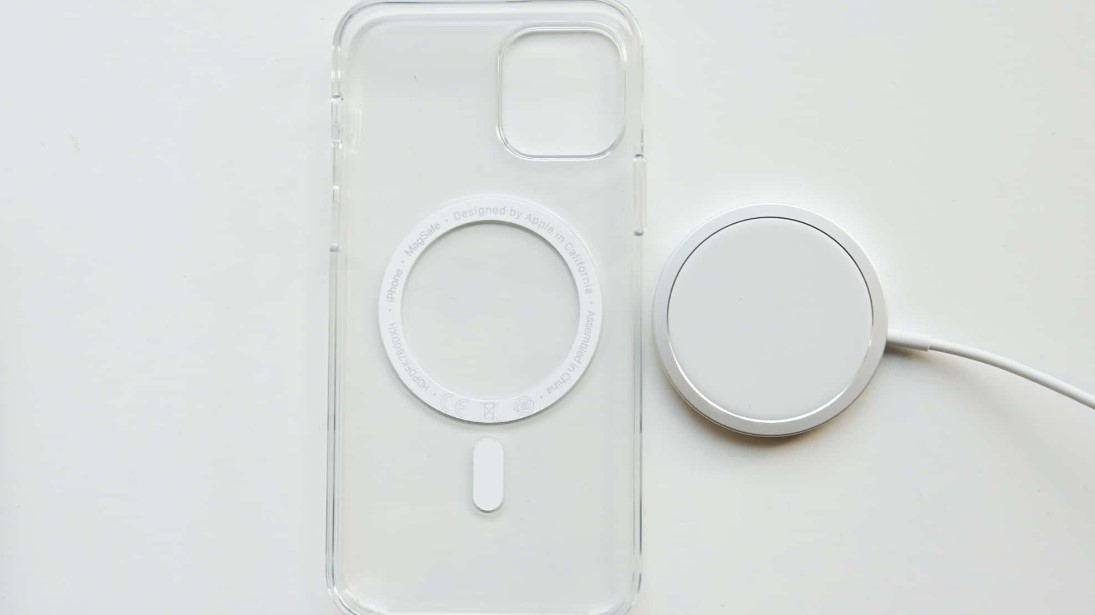 iPhone 16 molds reveal change to MagSafe charging ring