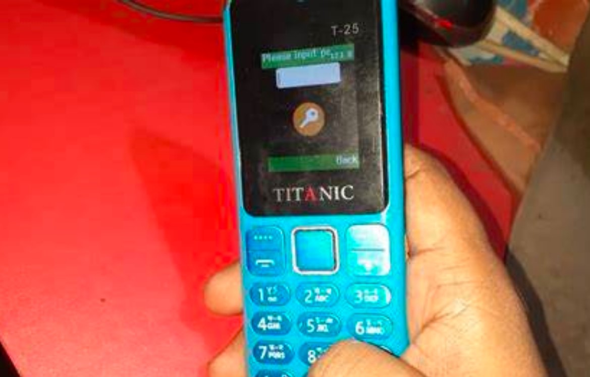 Titanic T25 keypad phone